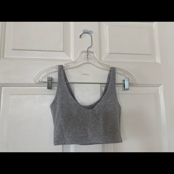 Brandy Melville Tops - Brandy Melville cropped tank